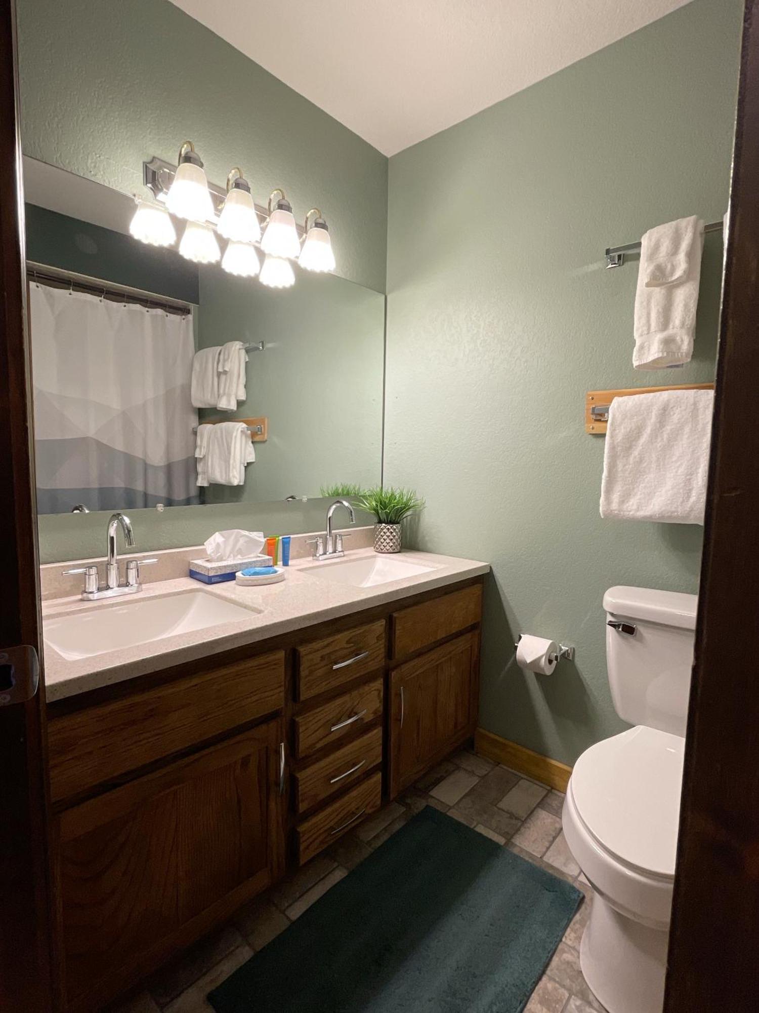 Relax, Adventure, Views, Amenities+Memories Apartman Granby Kültér fotó